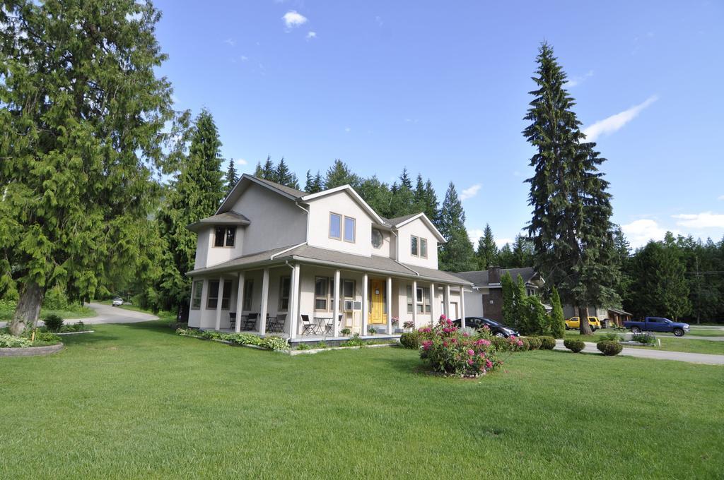 Cornerstone Bed And Breakfast Revelstoke Εξωτερικό φωτογραφία