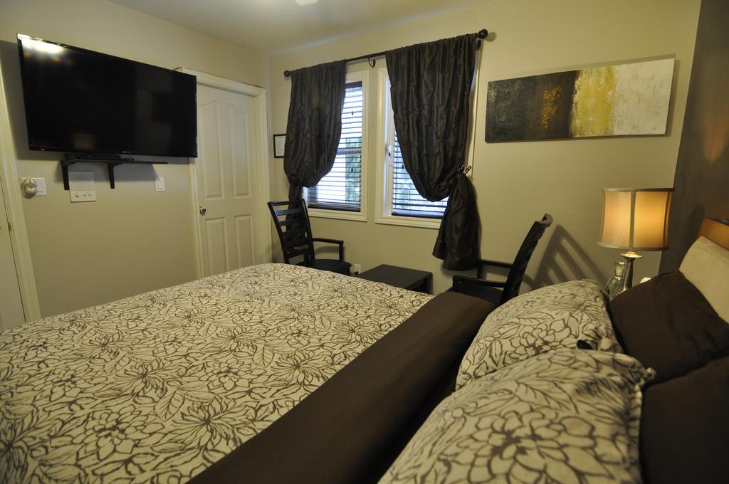 Cornerstone Bed And Breakfast Revelstoke Δωμάτιο φωτογραφία