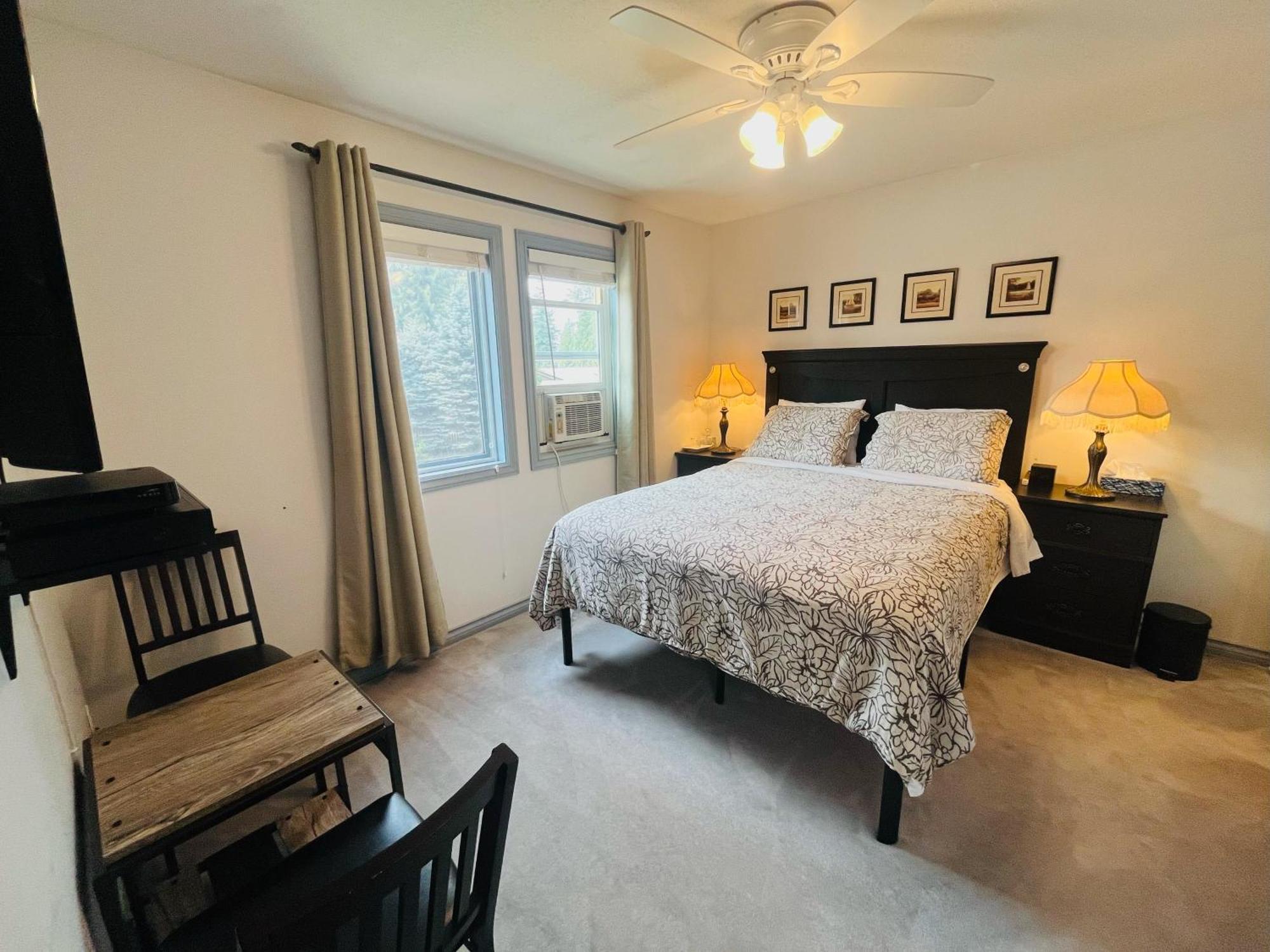 Cornerstone Bed And Breakfast Revelstoke Εξωτερικό φωτογραφία