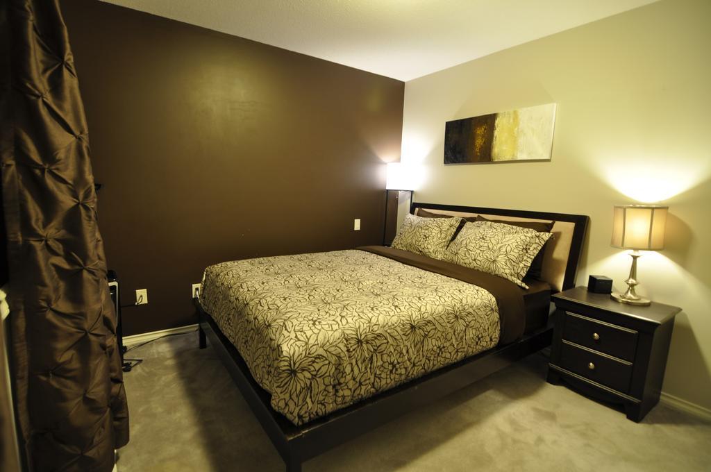 Cornerstone Bed And Breakfast Revelstoke Δωμάτιο φωτογραφία