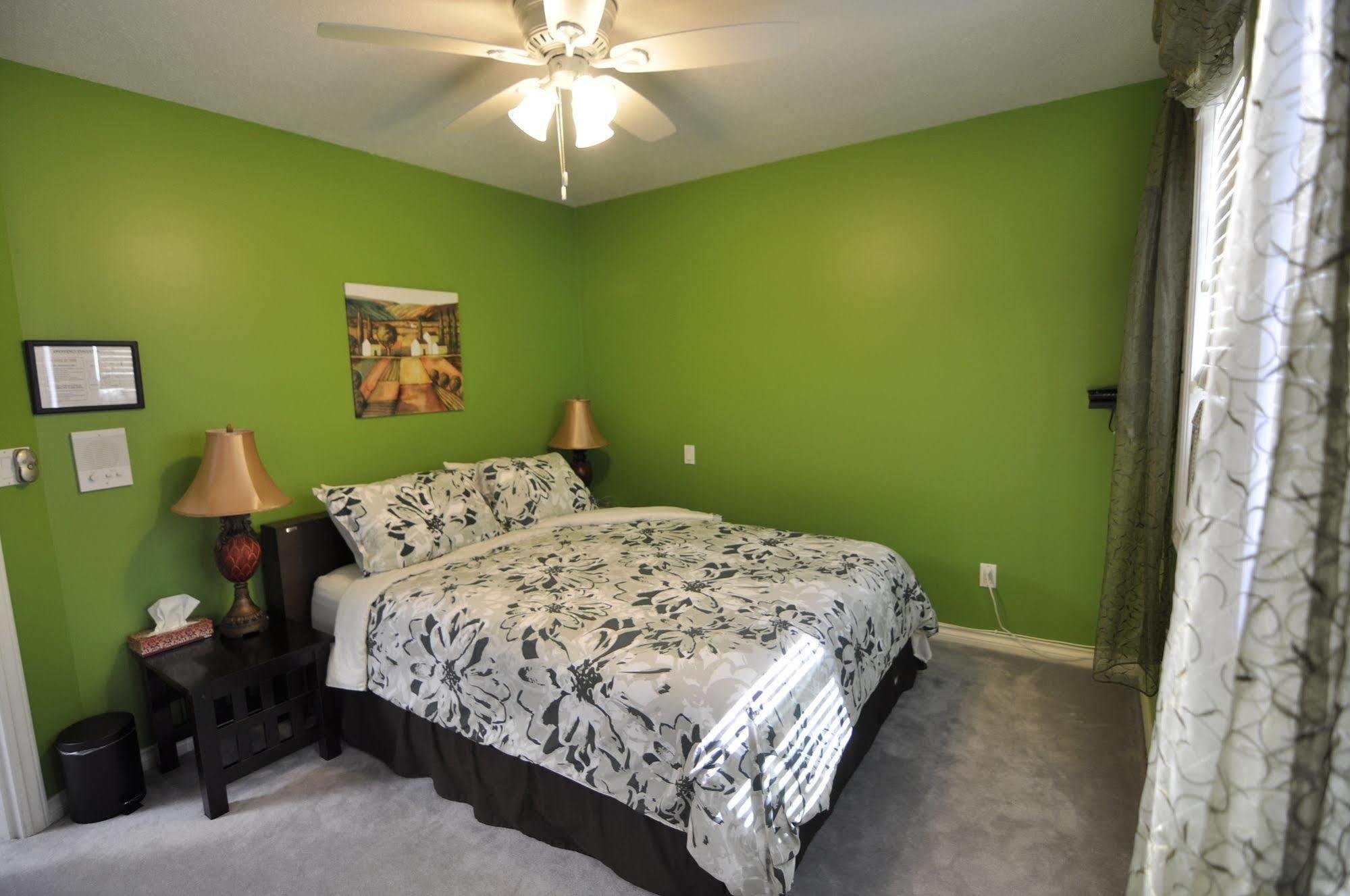 Cornerstone Bed And Breakfast Revelstoke Εξωτερικό φωτογραφία