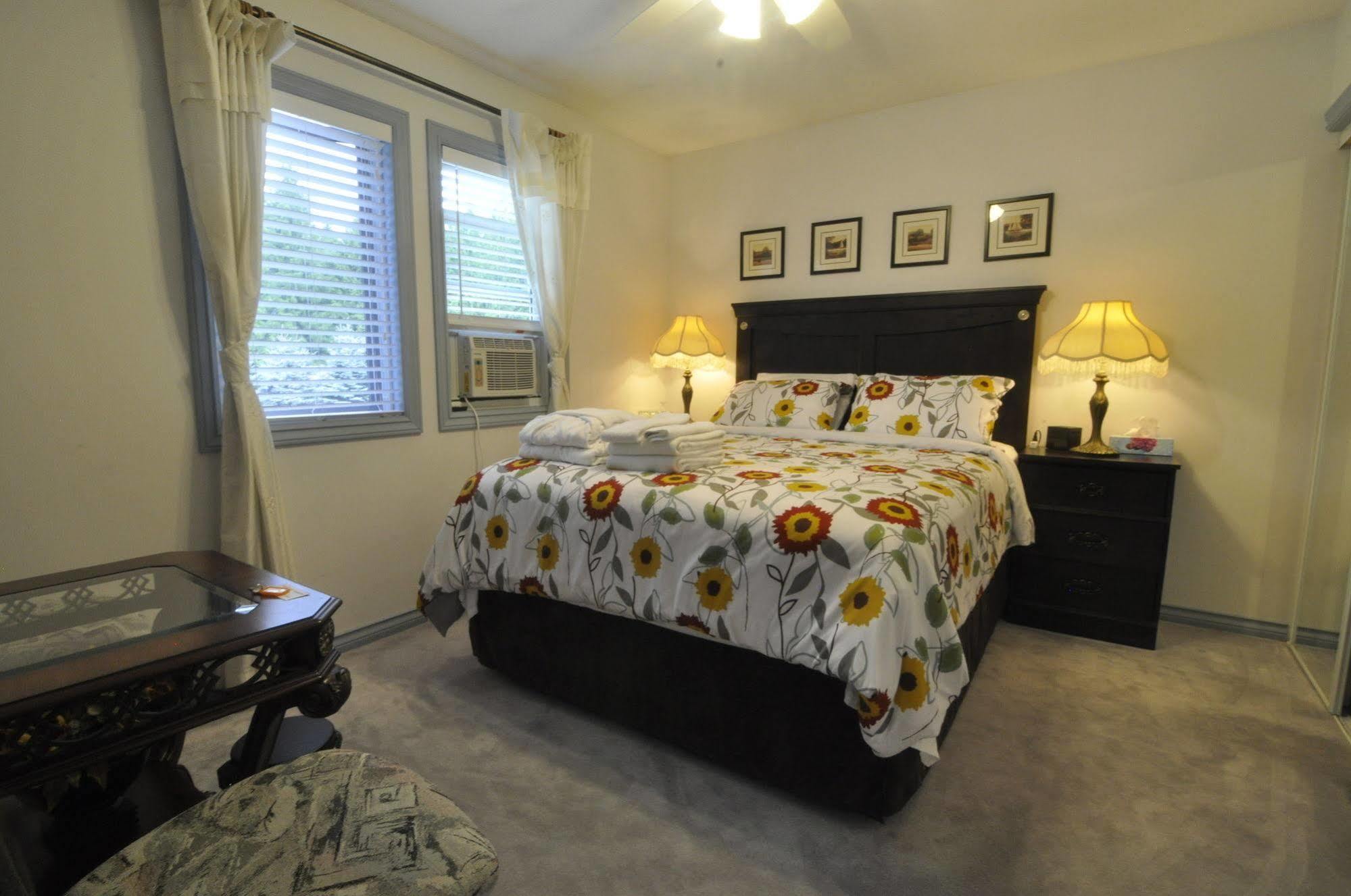 Cornerstone Bed And Breakfast Revelstoke Εξωτερικό φωτογραφία